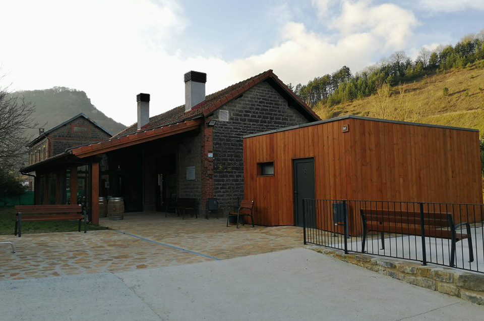 La antigua estación de Latasa en la Vía Verde del Plazaola abre sus puertas al público