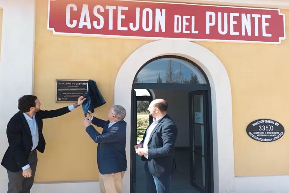 Inaugurada la nueva estación de Castejón del Puente, punto de encuentro del futuro Camino Natural Vía Verde Barbastro-Castejón (Huesca)