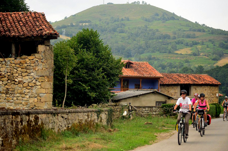 La Fundación gestionará 10 millones de euros procedentes de MITMA para ayudas a entidades locales para impulsar la movilidad ciclista