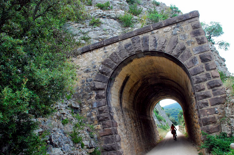El Ferrocarril Vasco Navarro propuesto para ser Bien Cultural de Protección Especial en la categoría de Conjunto Monumental