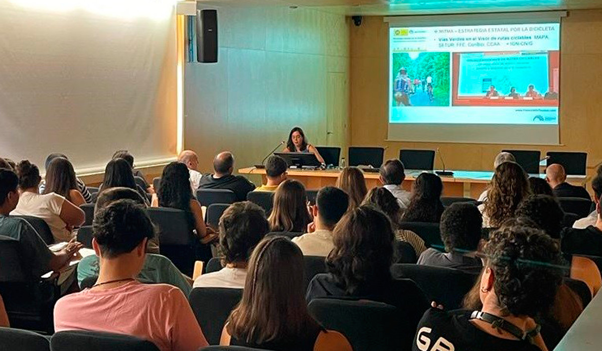 Estudiantes de Arquitectura de la Universidad Politécnica de Valencia trabajarán durante el presente curso en la Vía Verde de Ojos Negros