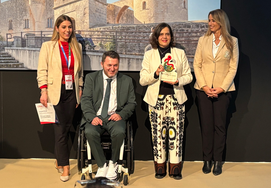Vías Verdes de la Fundación de Ferrocarriles recoge el premio FITUR4All en la categoría Organización Inclusiva